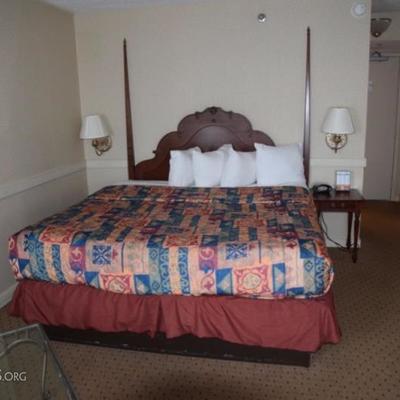 Room 916