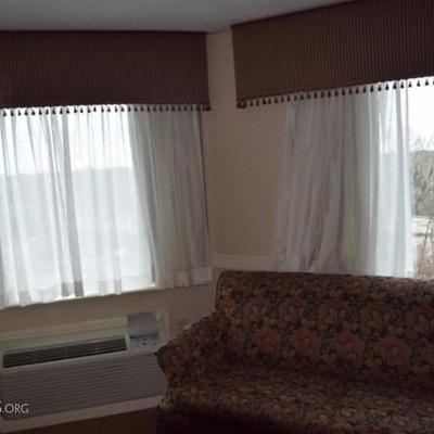 Room 916