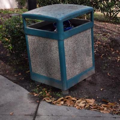 Waste bin