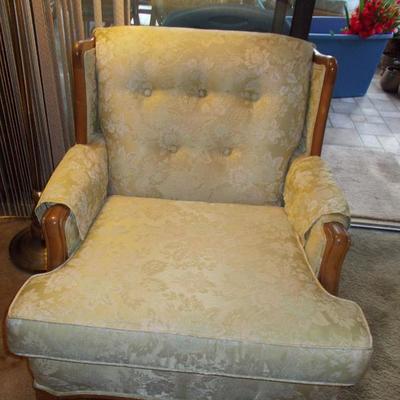 Arm chair $85
29 X 33 X 38"