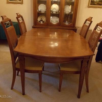 Century from Hickory, NC dining table with 2 leaves 
100 X 44