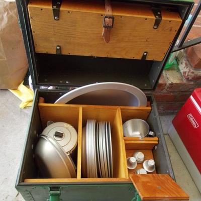 Camping box tableware [never used]
$100