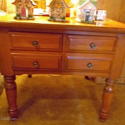 Side table with drawers $50 each
24 X 24 X 21"
2 available
