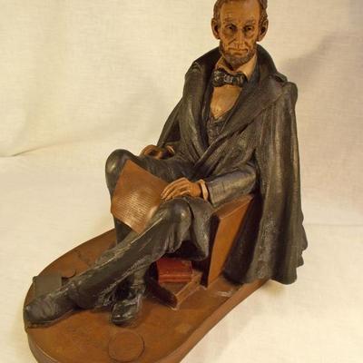 Tom Clark artist signed
Abe Lincoln for Cairn Studio $325
89 of 6000 discontinued; created 1989
17 X 11 X 14