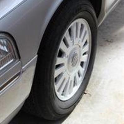 2007 Mercury Grand Marquis LS - NEW Michelin tires Cooling System; ALL Service are up-to-date.