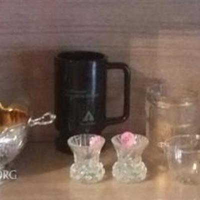 multiple cups, shot glasses, and other pieces. See photos.
