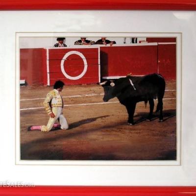  MOMENT
OF TRUTH
Part of the series ...
A Mexican Odyssey
by Tommy Oâ€™Brien.
The 10â€ x 8â€ photo
print image  size is
doubled matted...
