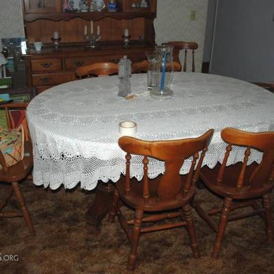 $150 DINING ROOM TABLE w/6 CHAIRS & LEAF Made by Cochrane, North Carolina