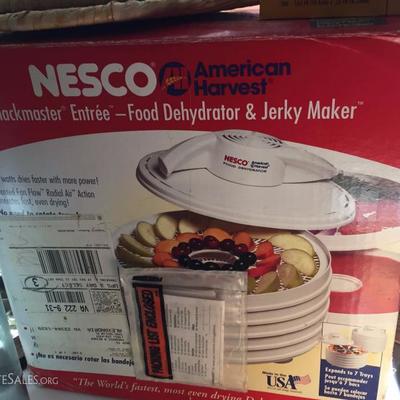 Nesco Food Dehydrator and Jerky Maker
