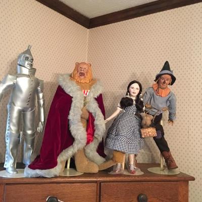 Set of Wizard of Oz characters. Mint condition; Vintage 