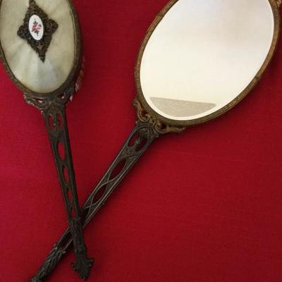 Old mirror and brish set 