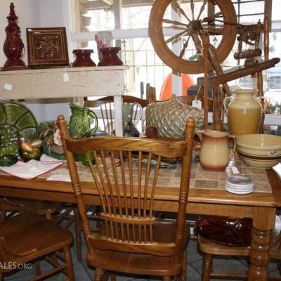 antiqe spinning wheel, table / chairs, pottery