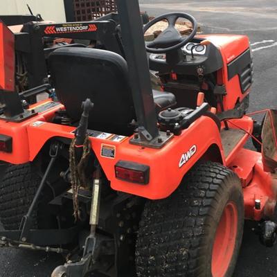 Kubota B1800 w/B2200 Deck 601 Hours
