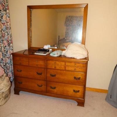 http://www.shiawasseehistory.com/omc.html
Wood Dresser w/Mirror Owosso solid wood dresser