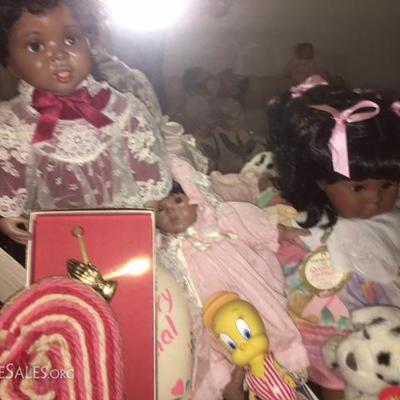 Vintage porcelain and vinyl dolls - Lee Middleton collectible dolls and more