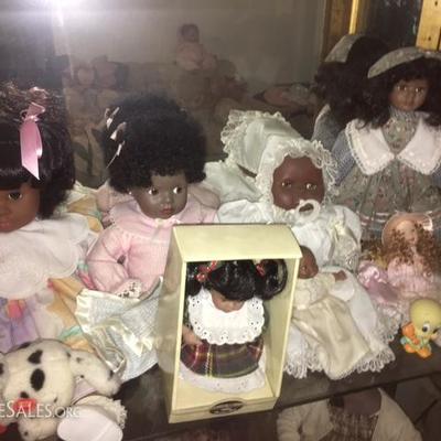 Vintage porcelain and vinyl dolls - Lee Middleton collectible dolls and more