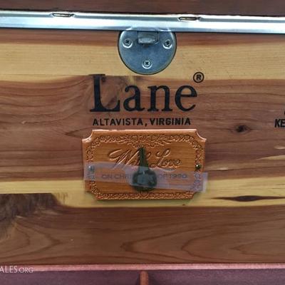 Hope chest by Lane 44x15.25x18