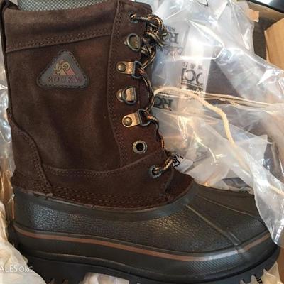 Kids boots size 13