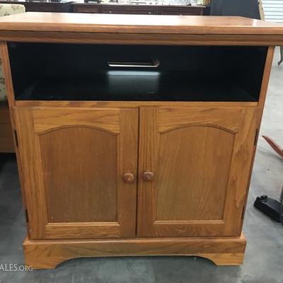 Oak TV Stand with swivel top 31x18x32