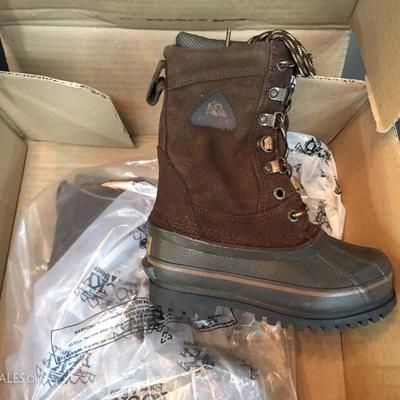 Kids boots size 11
