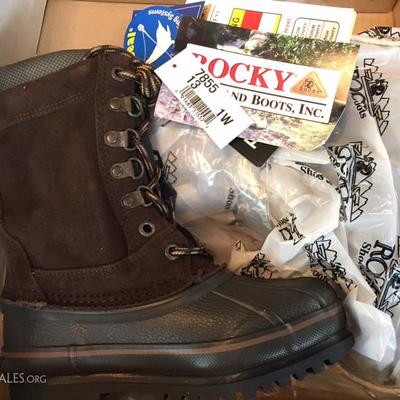 Kids boots size 13