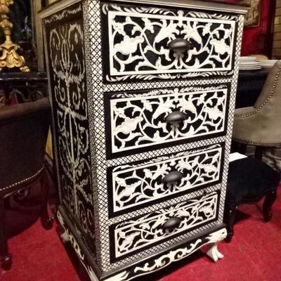 CUSTOM ELABORATELY PAINTED 4 DRAWER CHEST IN BLACK AND WHITE, WITH BIRD AND CLAW FEET