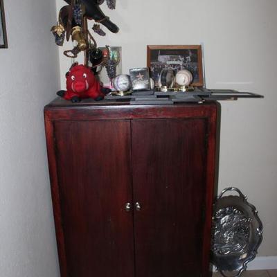 Cabinet, sports memorabilia