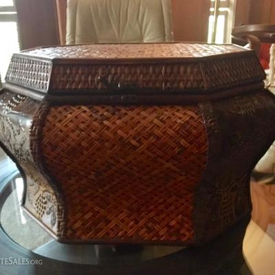 Home decor items and chests