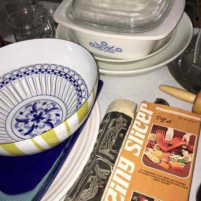 Pyrex serving dishes and bakeware 