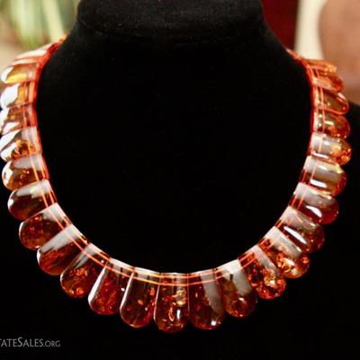 Amber collar necklace