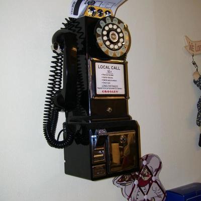 Working reproduction wall telephone