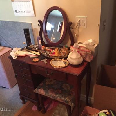 Vanity jewelry case with matching stool