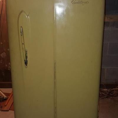 Coldspot Vintage Refrigerator