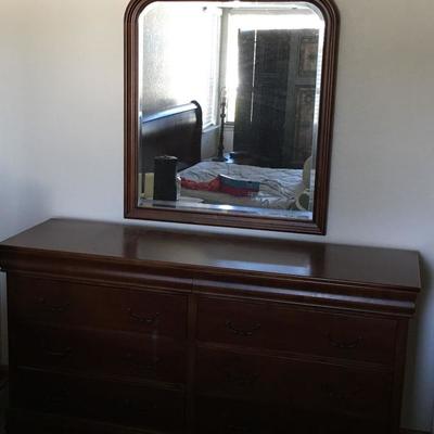 Matching Rectangle Bedroom Dresser w/ Mirror