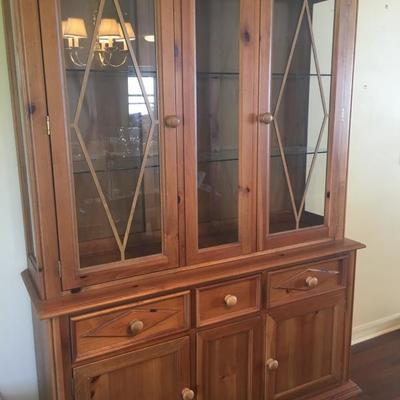 Broyhill Hutch $325