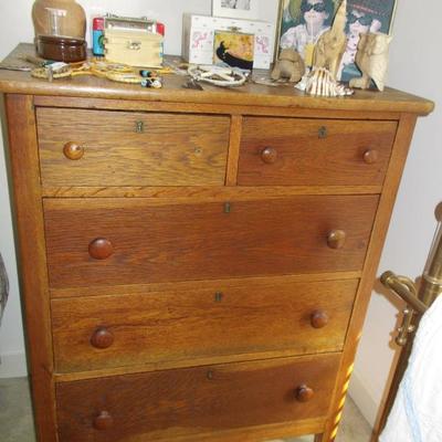 Oak chest of drawers two half over three long $200
38 X 28