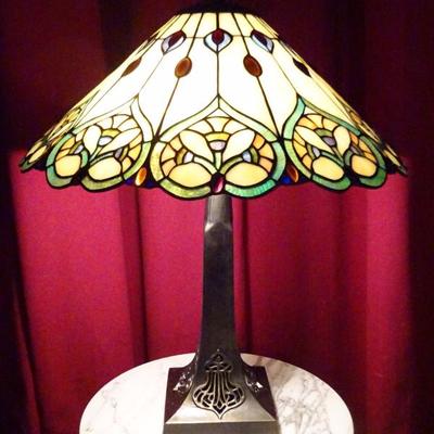 COLLECTION OF TIFFANY STYLE LEADED GLASS LAMPS