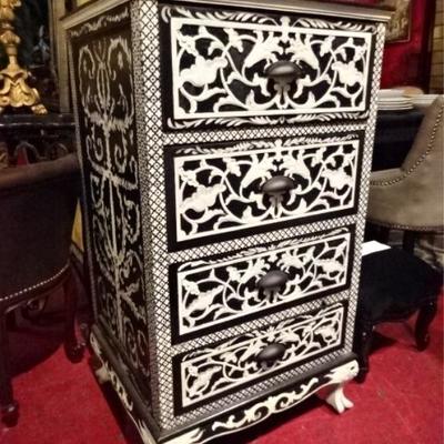 INTRICATELY PAINTED 4 DRAWER CHEST