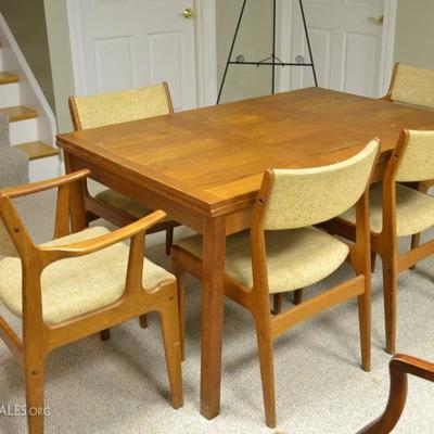 Scandinavian Woodworks Danish Modern table with 6 chairs