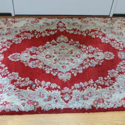 Oriental rug, approximately 4'9