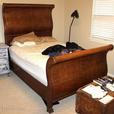 Antique Early American Tiger Oak Sleigh Bed
