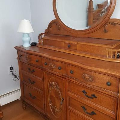 dresser and mirror with vanity top