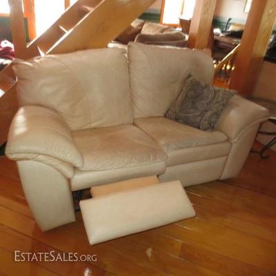 LEATHER LIVING ROOM SOFA AND LOVESEAT WITH DOUBLE RECLINERS