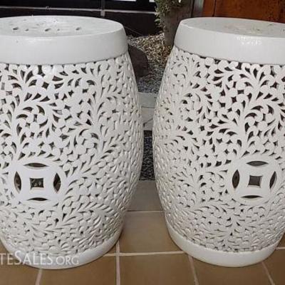 WVT009 Pair of White Ceramic Garden Stools
