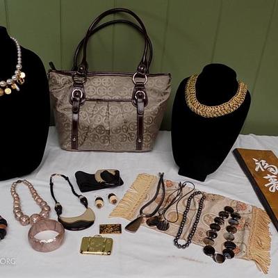 WVT057 Vintage Jewelry and New Gianini Bernini Bag!
