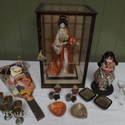 WVT022 Beautiful Asian Dolls and Décor
