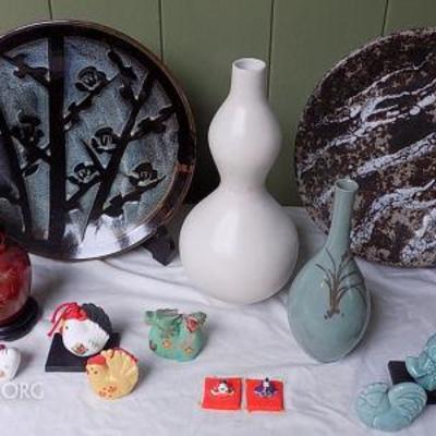 WVT018 Oriental Ceramic Platters, Vases  and Figurines
