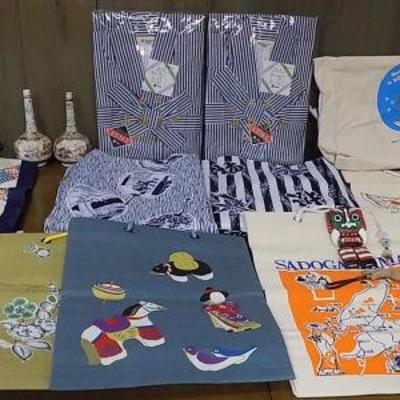 WVT098 Japanese Tote Bags, Bathrobes and More!
