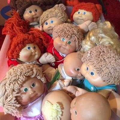 A patch of Cabbage Patch dolls