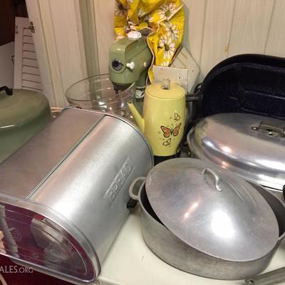 Vintage Kitchen Items and appliances